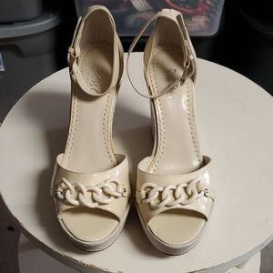 BCBG Paris Cream Wedges 7.5